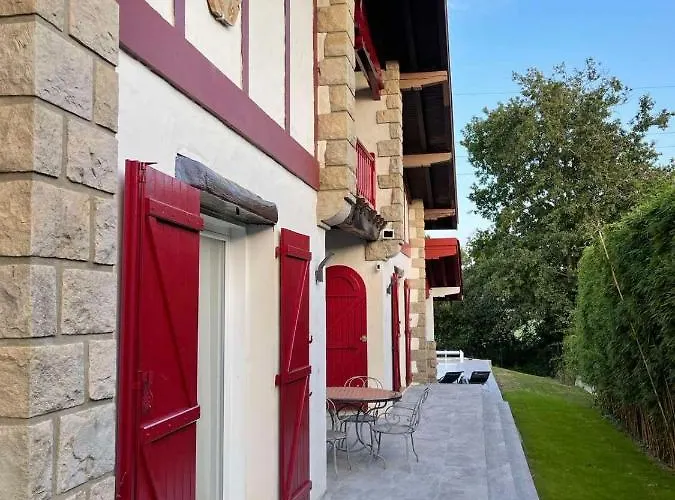 Bed & Breakfast L'etape Basque 4*