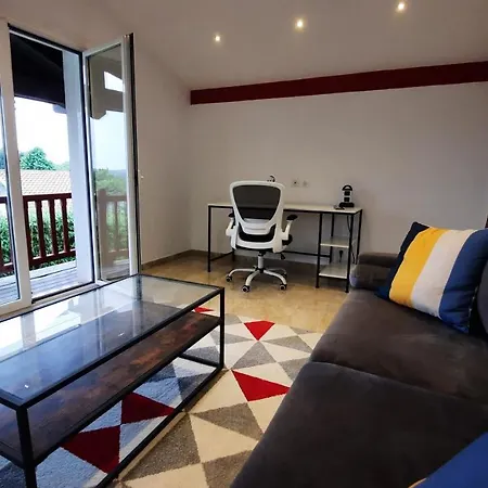 L'etape Basque Bed & Breakfast *