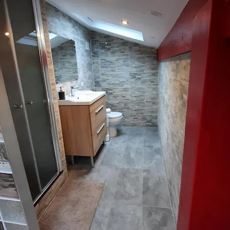 לינה וארוחת בוקר L'etape Basque